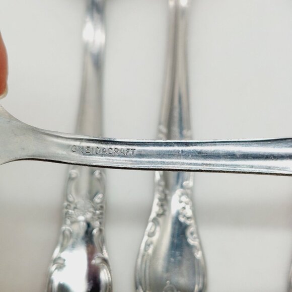 Oneidacraft Venus Stainless Glossy Flatware Lot of 4 Dinner Spoons 7" - Picture 5 of 6